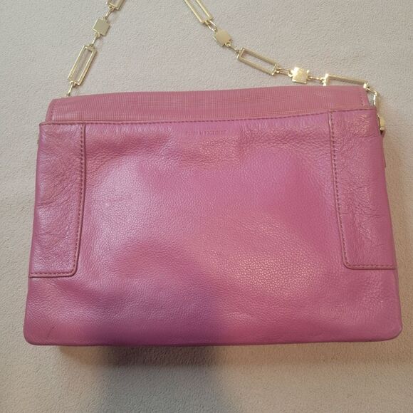 Pour La Victoire Leather Chain Shoulder Bag - Picture 3 of 12